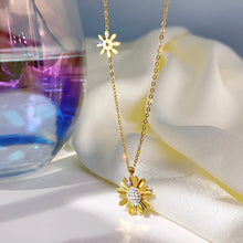 Tournesol Crystal Daisy Pendant — 18K Gold Plated