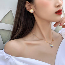Tournesol Crystal Daisy Pendant — 18K Gold Plated